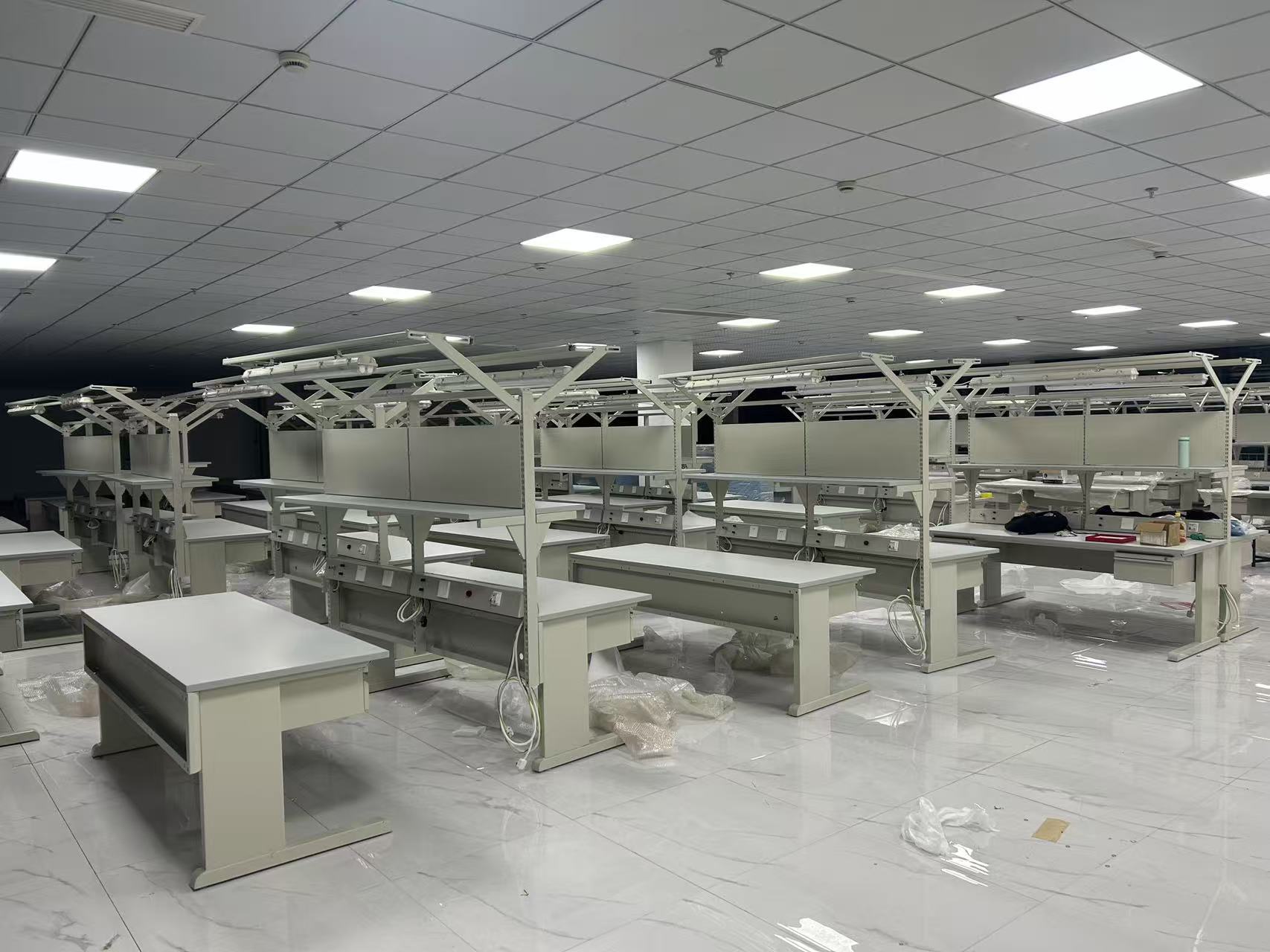 雙面防靜電工作臺(tái)-215